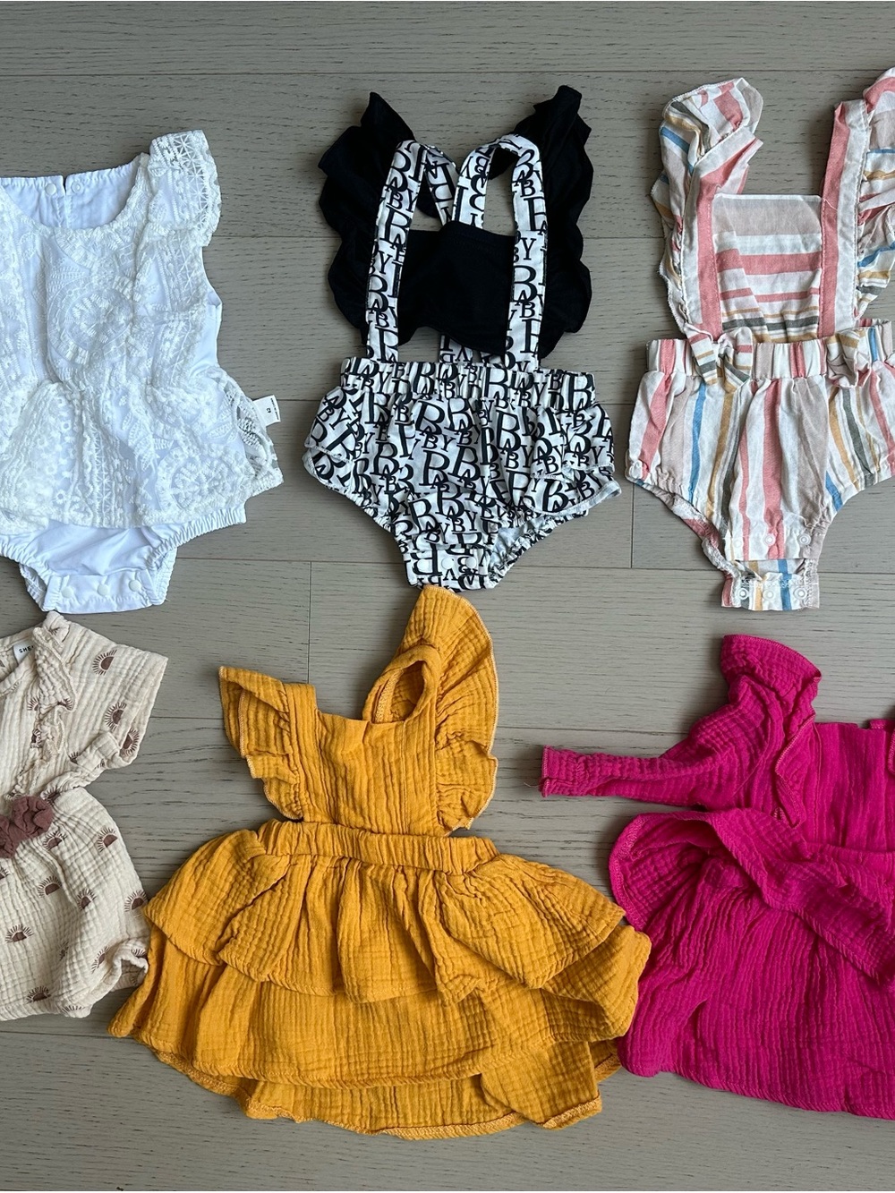 Pack of 6 dresses - size 1-3 months